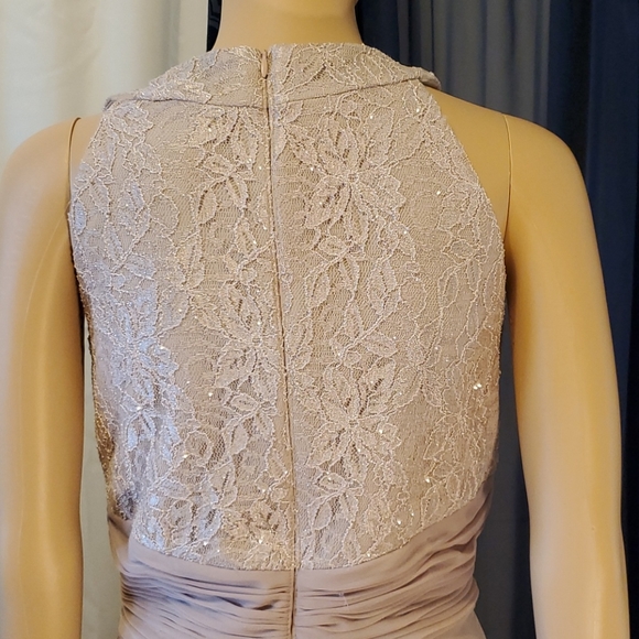 Beautiful mother of the bride - Picture 11 of 12